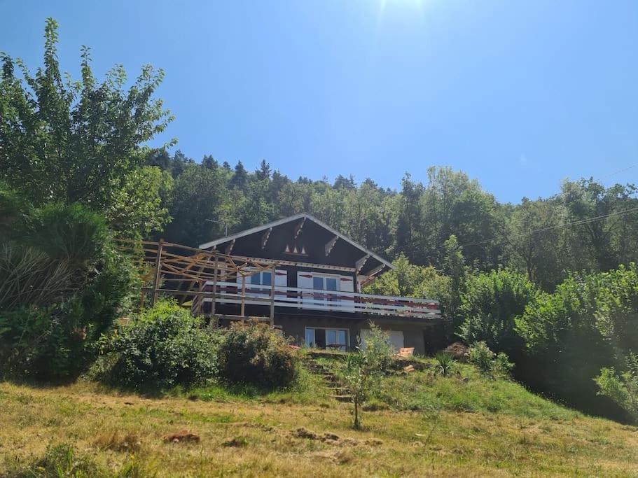 Aurec-Sur-Loire Le Chalet Des Amis מראה חיצוני תמונה